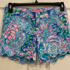 Lilly Pulitzer scallop edge shorts